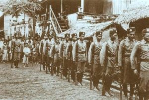 หัวแดง แข้งดำ